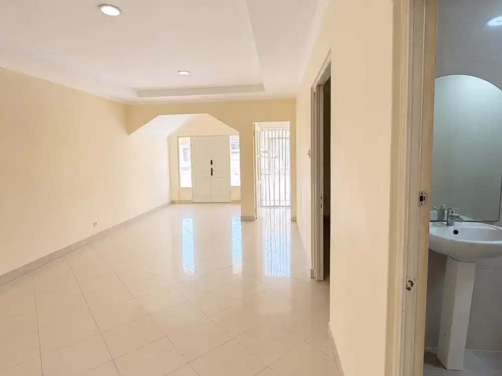 DIJUAL RUMAH 2 LANTAI, SHM — TAMAN PALEM LESTARI, CENGKARENG, JAKARTA BARAT