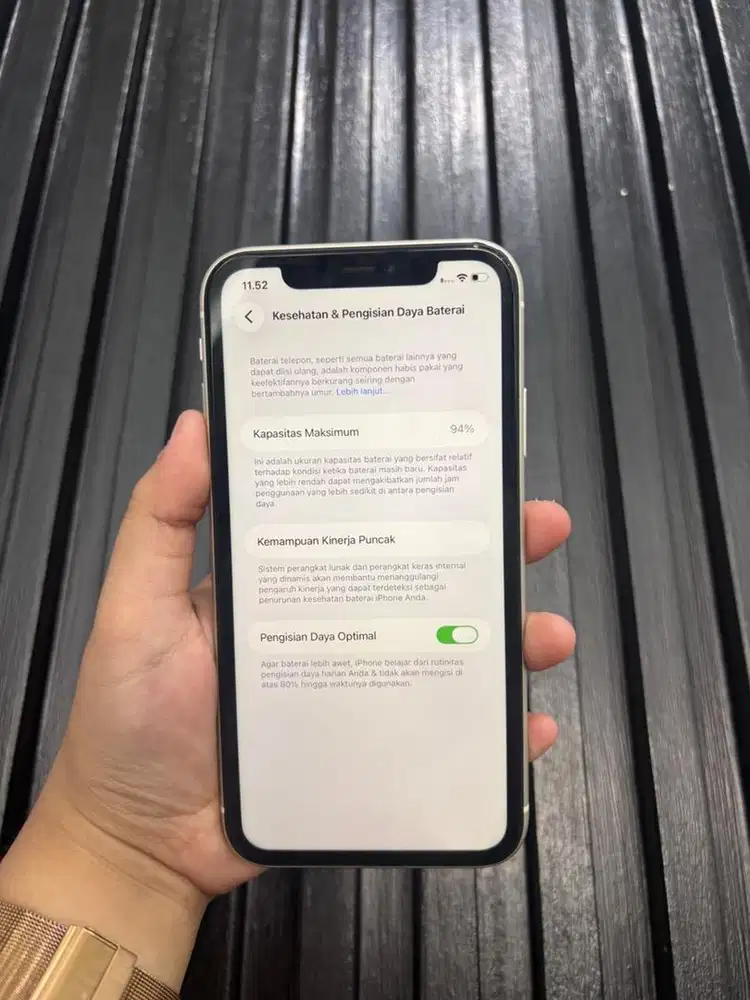 iphone 11 - 64Gb - Like New