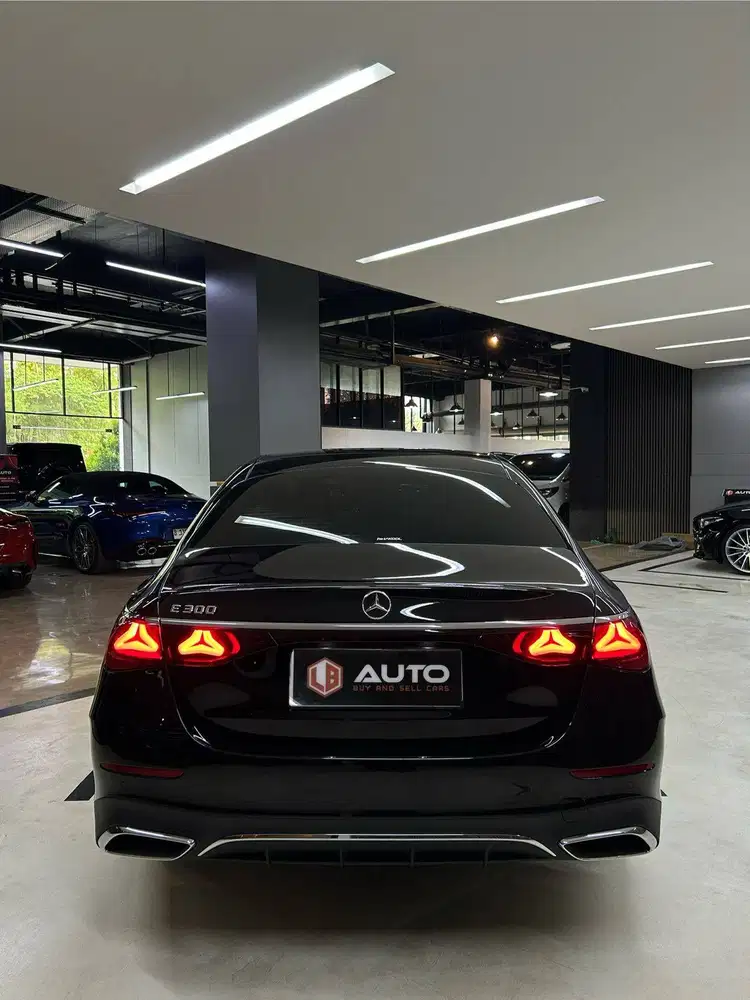 Mercedes-Benz E300 AMG 2025 Hitam Km800perak B1046PAL Mercy