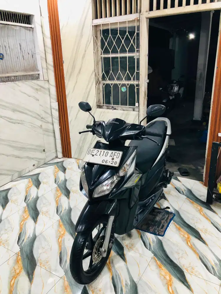VARIO TECHNO ISTIMEWA 2012 Pajak Hidup