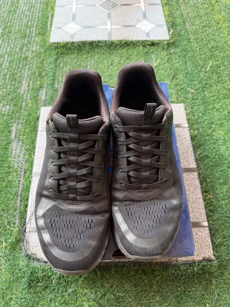 Sepatu Skechers Full Black Max Protect Ukuran 45 / 29 CM