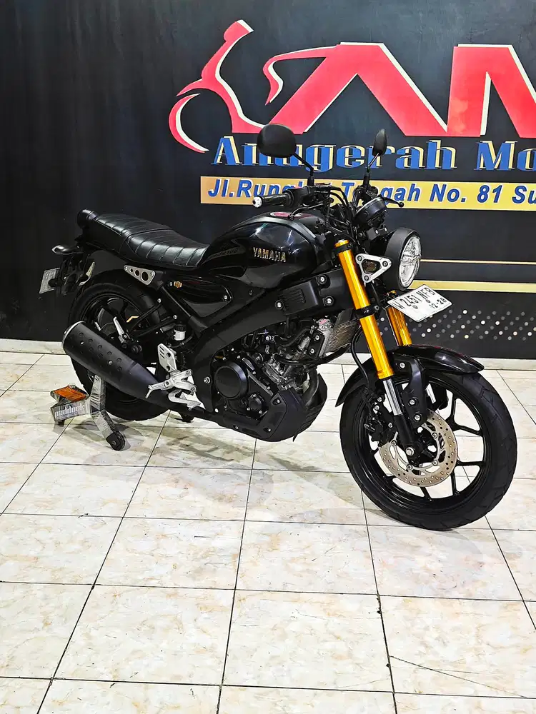 Yamaha XSR155cc black Glossy Km.8rb mulus gold. Anugerah motor rungkut