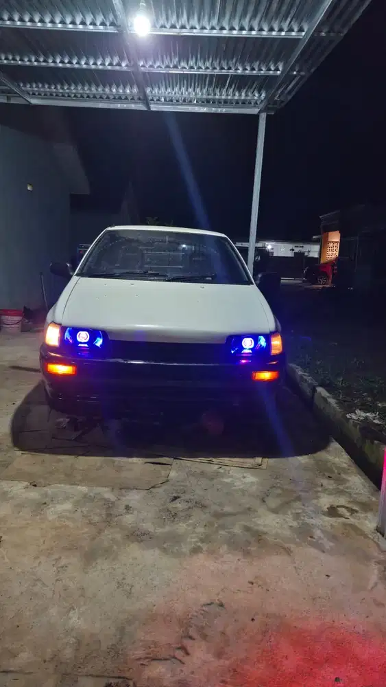 charade tahun 1990