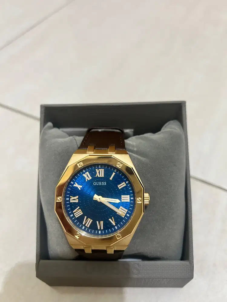 Jam tangan pria guess