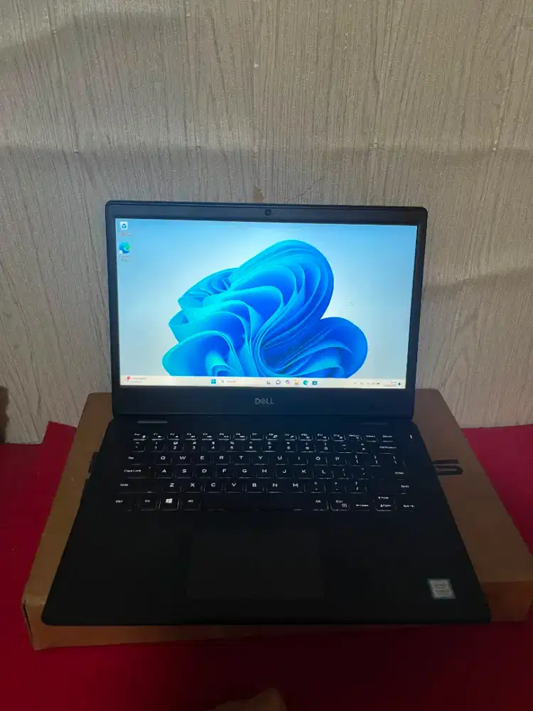 Dell lattitude 3400 intel core i5 Generasi 8 1.8 Ghz Nego tipis