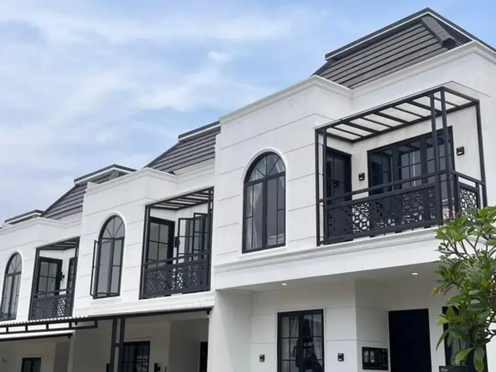 Rumah Baru Siap Huni Desain Modern Klasik Dekat Kota Wisata, DP 0% Cicilan Mulai 4 Jutaan, Strategis 10 Menit ke Tol Cibubur - FREE PPN & Bebas Biaya