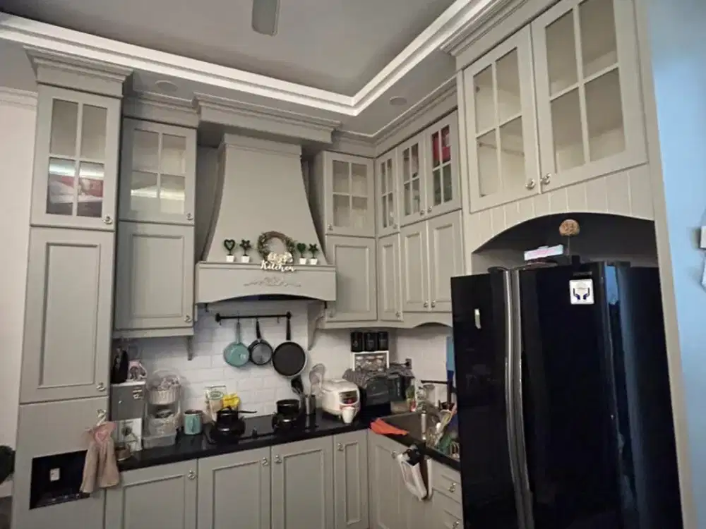 NL.447 - Murah !! Dijual Rumah Brand New 4,5 x 15 SIap Eropa Classic Minimalis Modern di Sunter Karya
