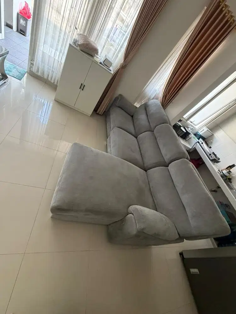 di jual sofa beserta meja