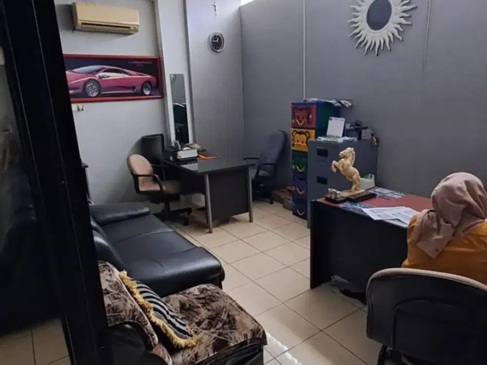 Disewakan Ruko 3 Lantai Kertajaya Nol  Jalan Sgt Strategis Ada Furnish