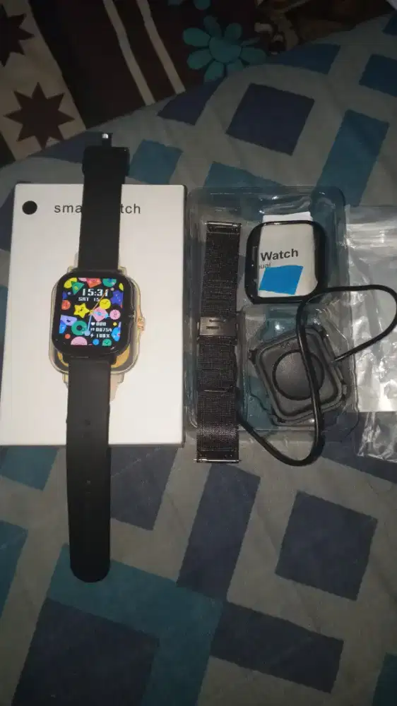 Jam tangan smartwatch