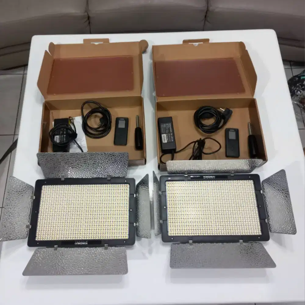 Lampu Led yongnuo YN 1200 
( 2 set lampu )