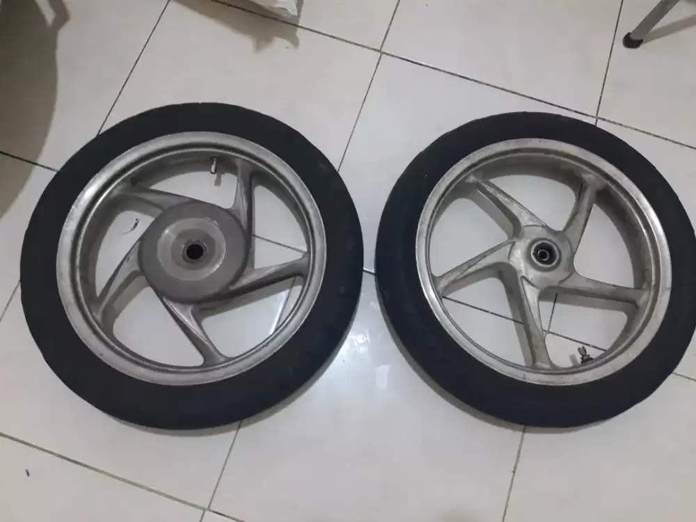 Velg ukuran 90x90x14 untuk vario