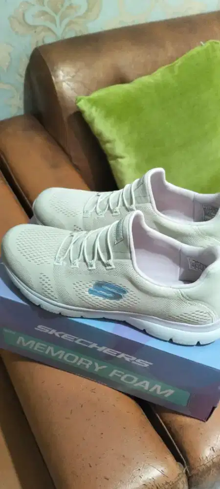 Sepatu skechers