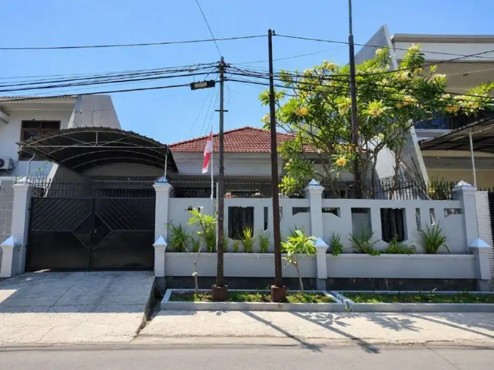 Rumah Dharmahusada Indah  STRATEGIS SIAP HUNI