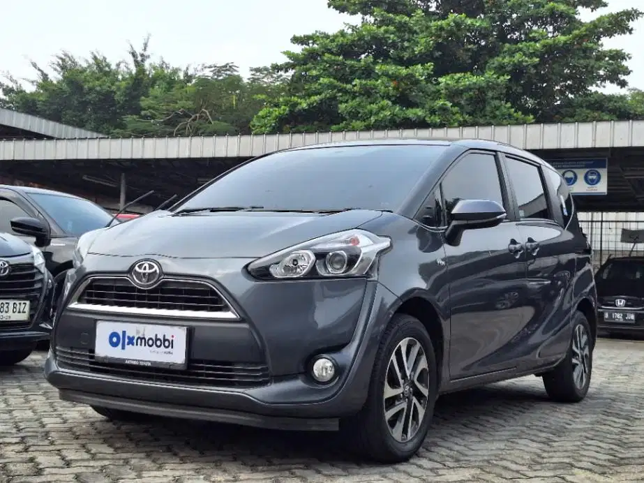 KM Rendah - Toyota Sienta 1.5 V Bensin-MT 2017