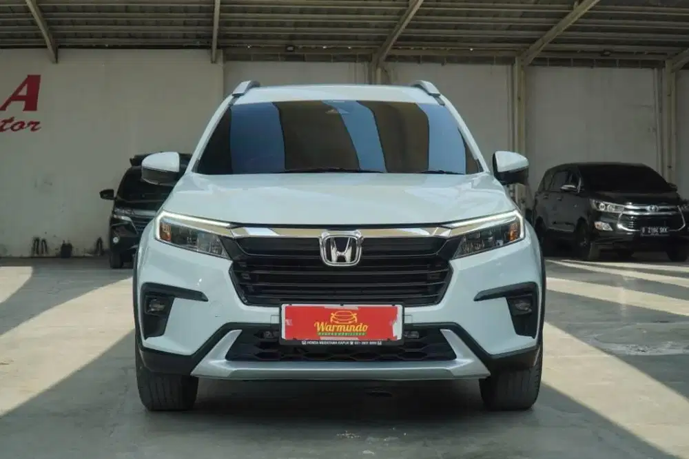 Honda BRV Prestige sensing CVT 2023 Putih Matic AT DP minim 40 juta