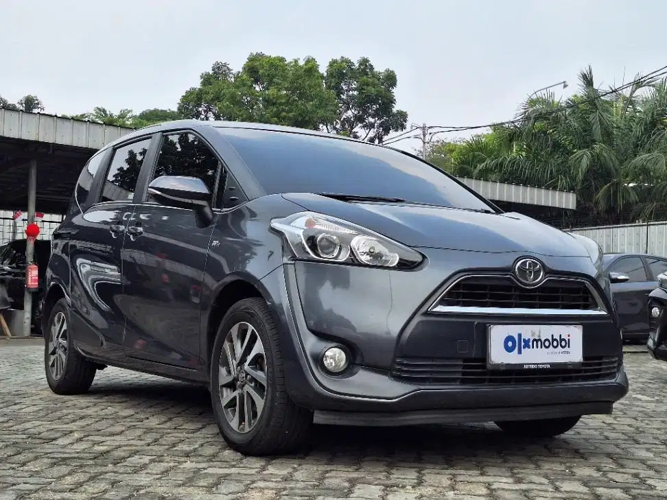KM Rendah - Toyota Sienta 1.5 V Bensin-MT 2017