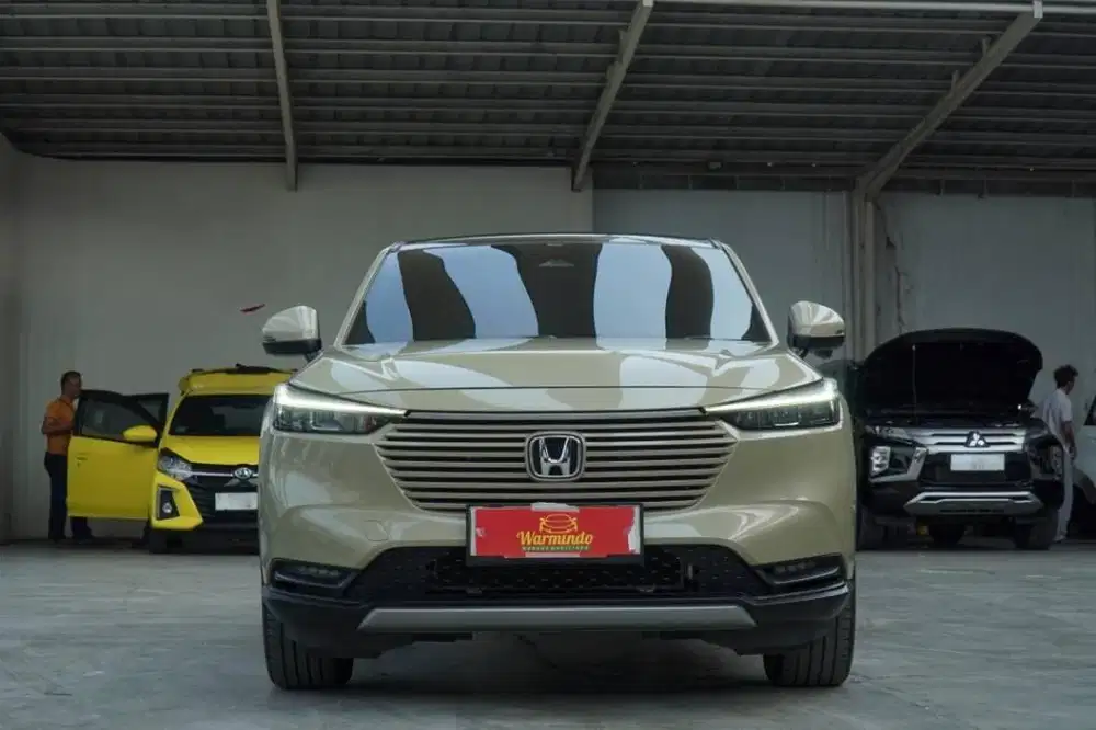 Honda HRV SE CVT tahun 2023 Sand kaki Coklat matic AT DP minim 53 juta