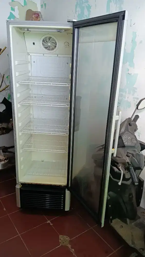 showcase polytron 5 rak t 180
L 57
p 57, normal dingin