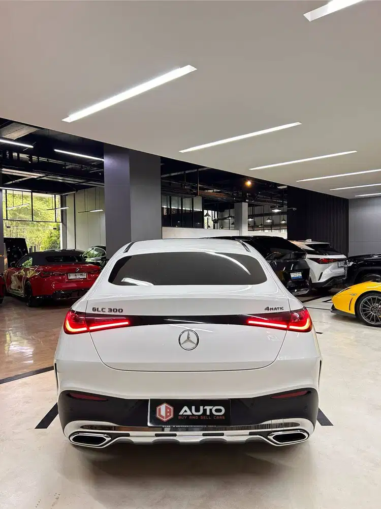 Mercedes Benz GLC300 Coupe AT 2024 Putih Mercy Km5rb B8NAV