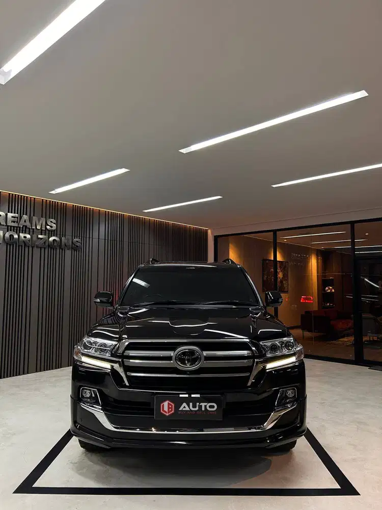 Toyota Land Cruiser VXR Full Spec 2019 Hitam LC LC200 Km55rb KT1904RS
