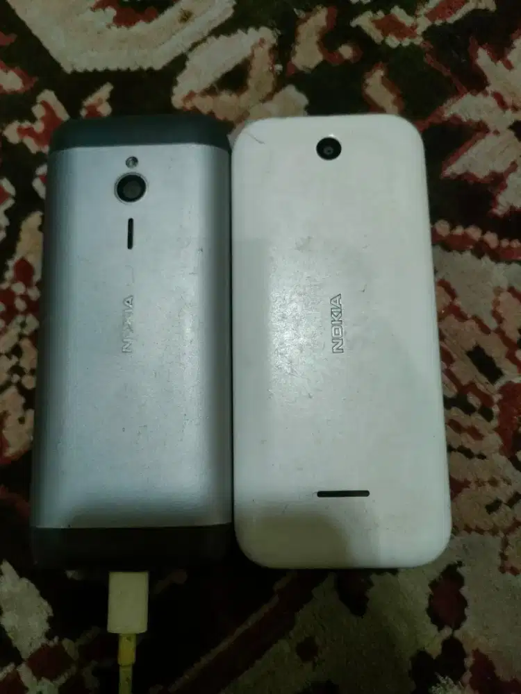 Nokia 225 dan Nokia 230