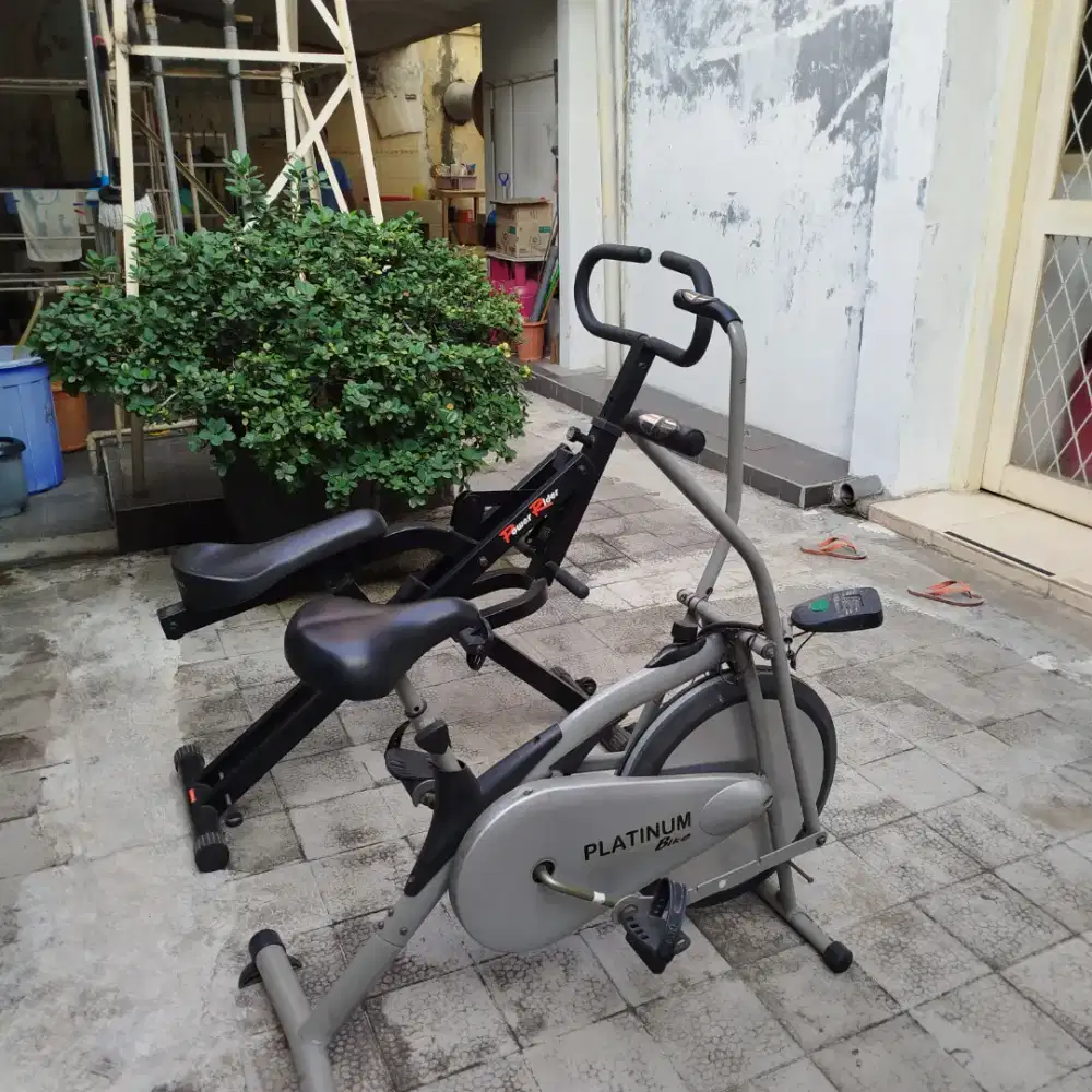 Alat Fitness Sepeda Statis dan Squat Mesin