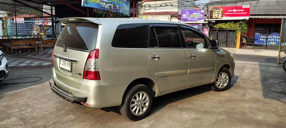 Toyota Kijang Innova 2011 Bensin