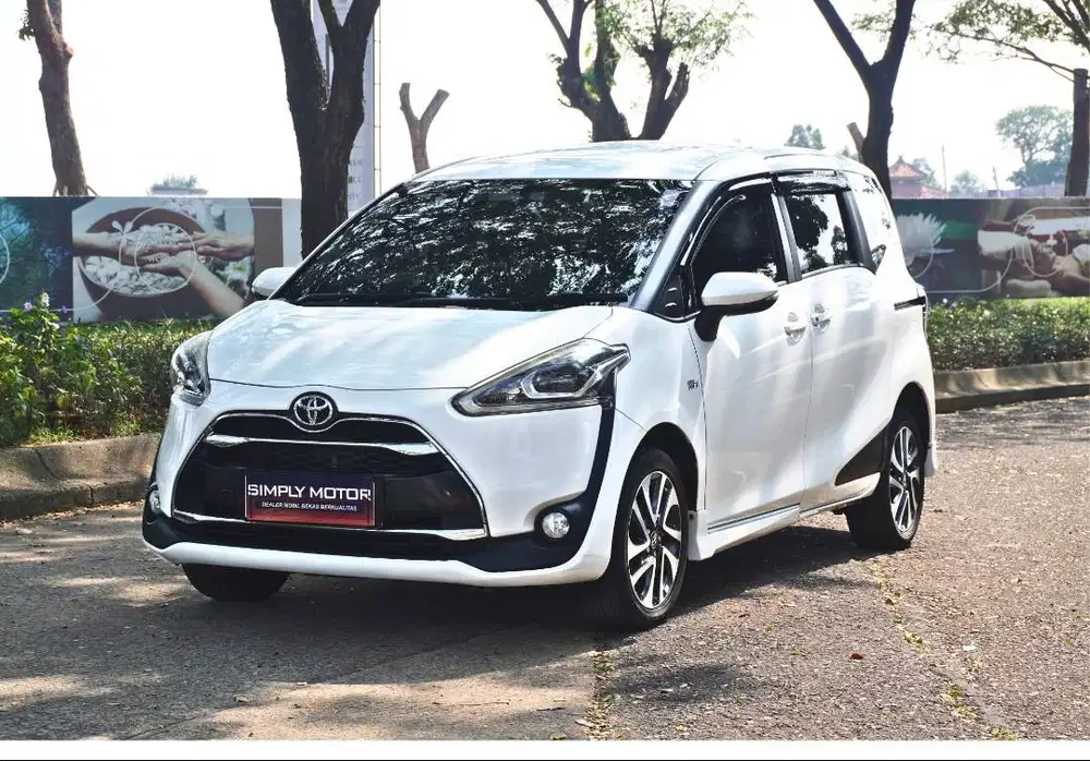[LOW KM] Toyota Sienta Q 1.5 AT Tahun 2017