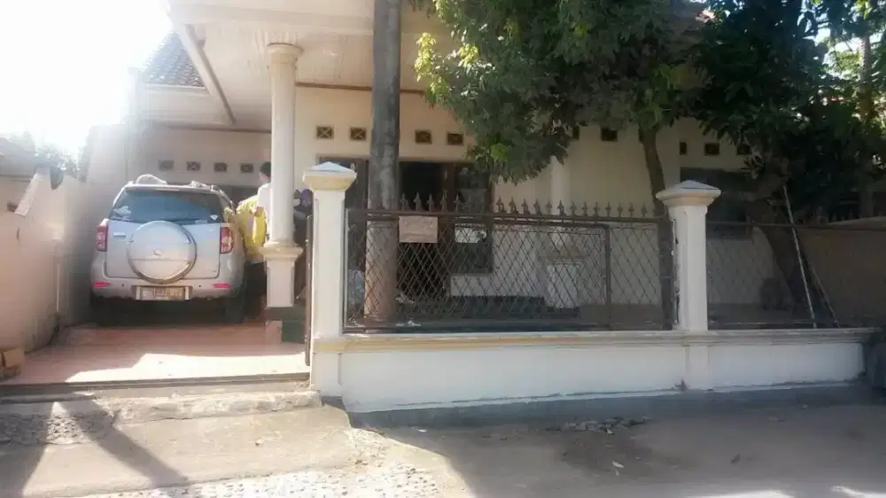 Rumah besar murah BU