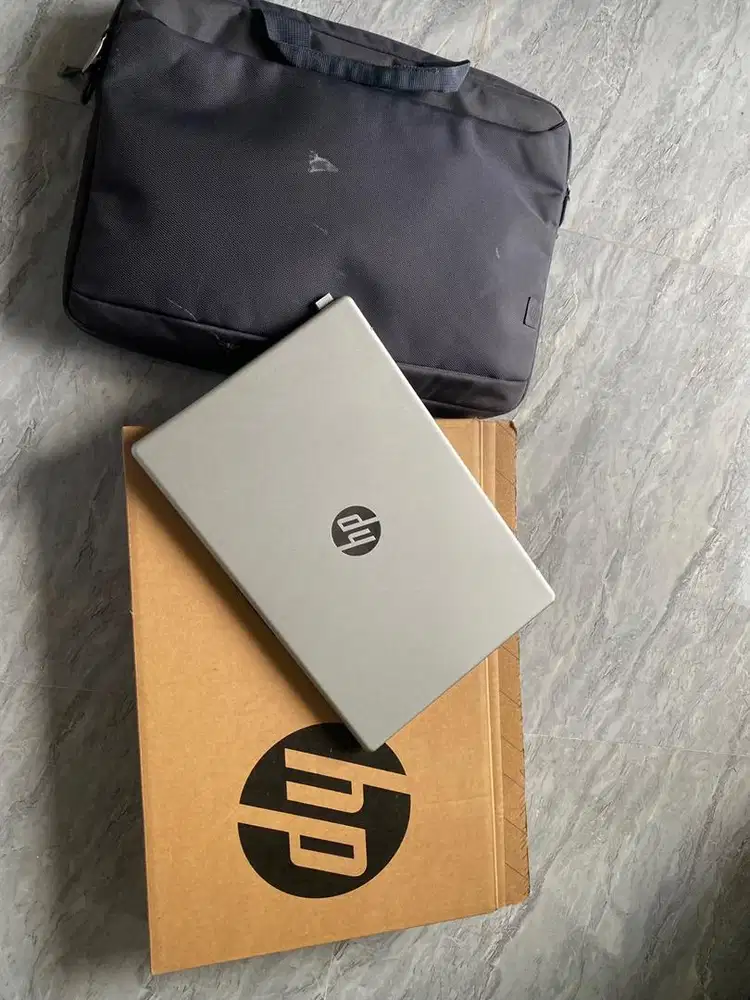 Laptop HP  14-em0320AU
