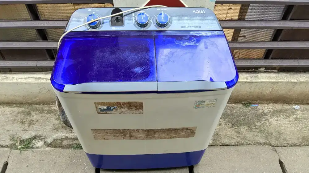 MESIN CUCI 2 TABUNG AQUA 8KG NORMAL TINGGAL PAKAI SAJA.