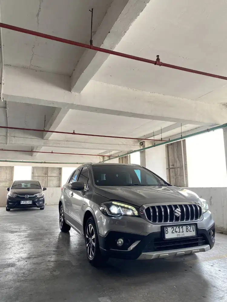 Suzuki sx4 s-cross silver 1500cc tahun 2018