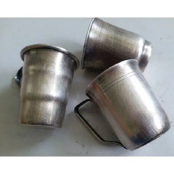 cangkir antik untuk minum made in Holland merek GERO  90 dari perak
