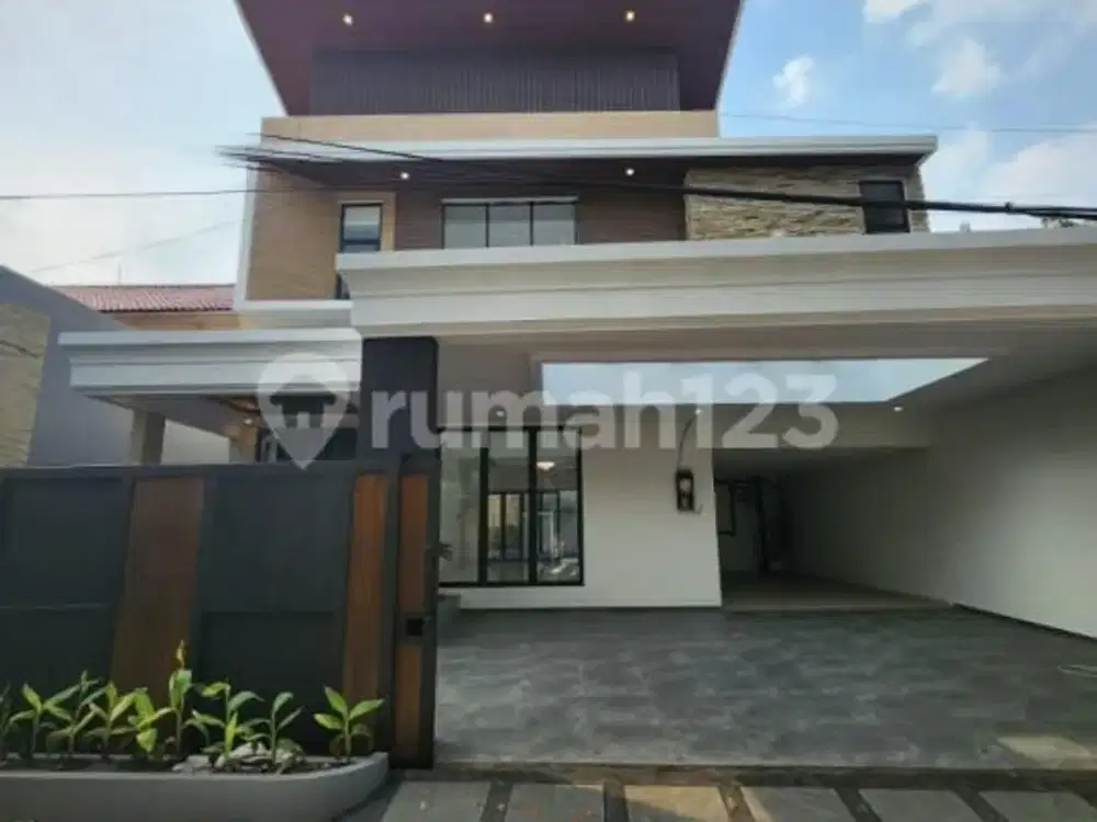 Rumah Modern dengan Kolam Renang — Hanya 5 Menit ke Pondok Indah