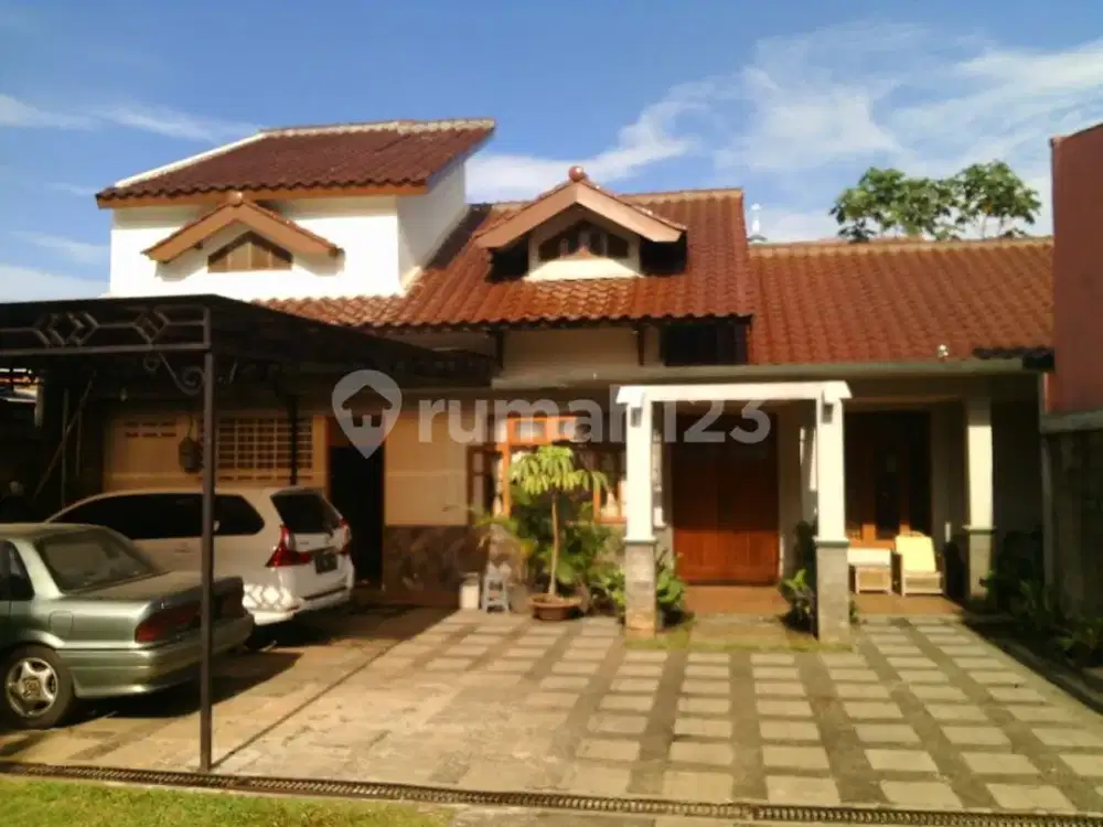 Rumah Luas Semi Furnished di Cinere - Pangkalan Jati Baru