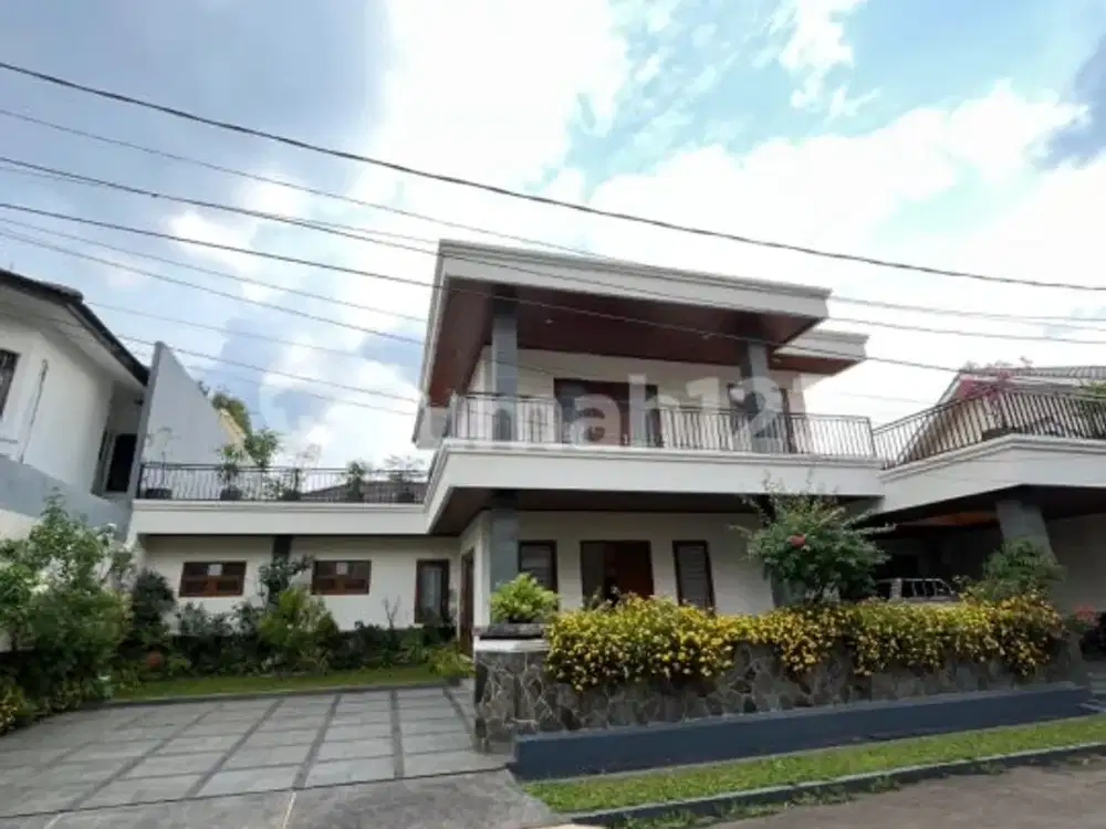 Rumah Mewah dengan Kolam Renang di Pejaten Barat – Jakarta Selatan