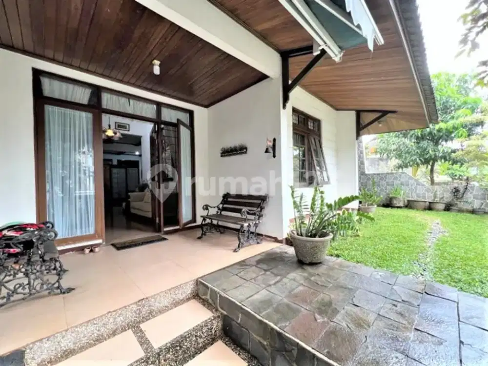 Rumah Asri Terawat Lokasi Sangat Strategis Di Cinere.
