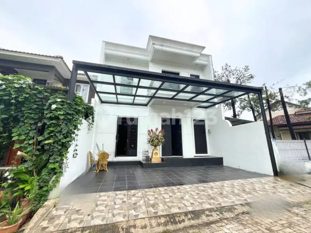 Rumah Modern Semi Furnished Dengan 5+1 Kamar Tidur Dalam Komplek Cirendeu