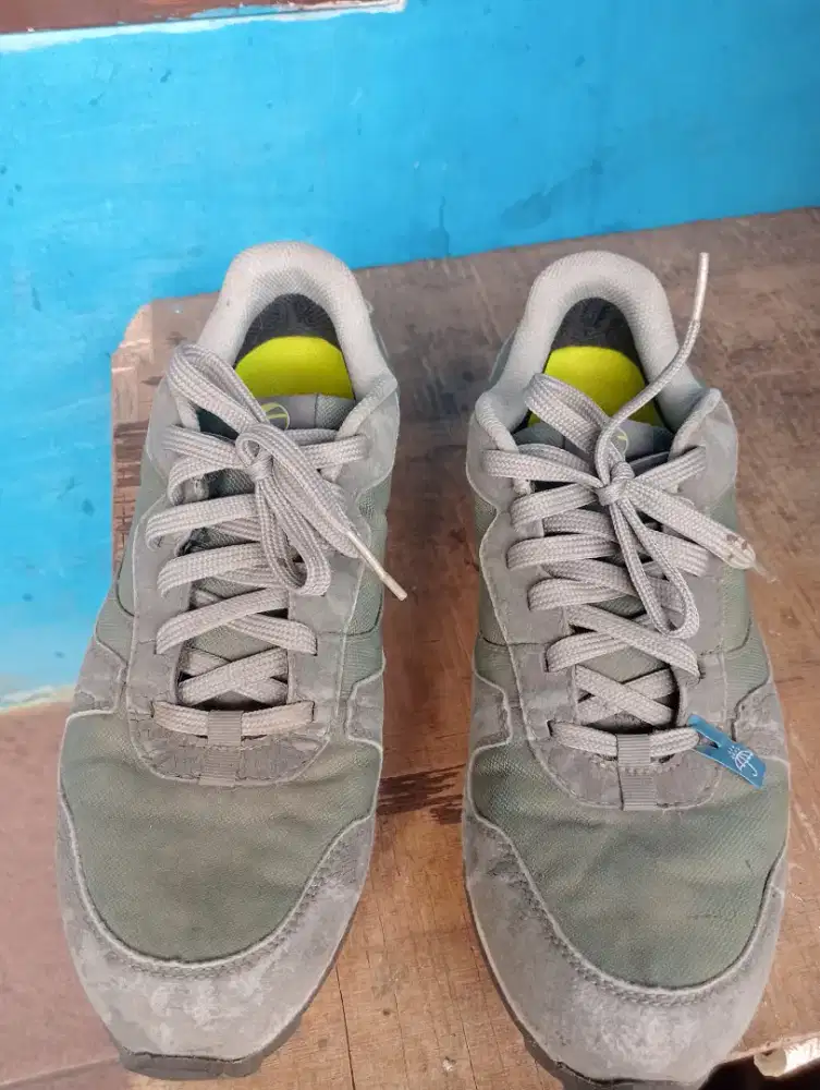 Sepatu inesis golf pria
