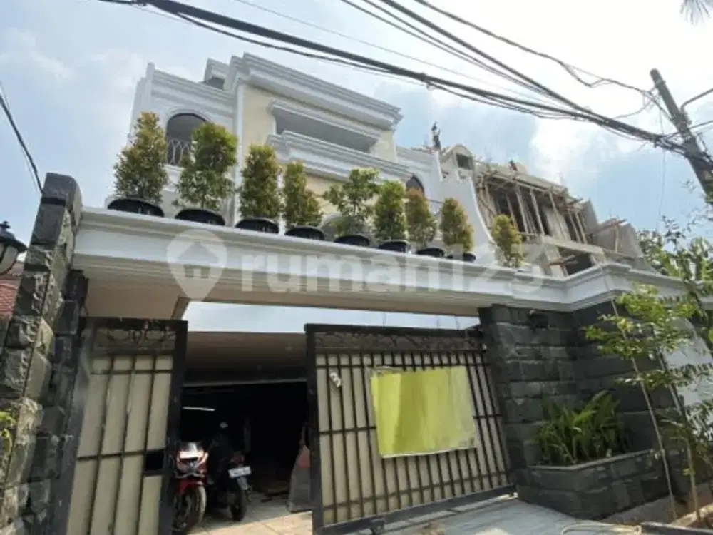 Rumah Baru di Cilandak 4 Lantai Dengan Swimming Pool Dan Rooftop