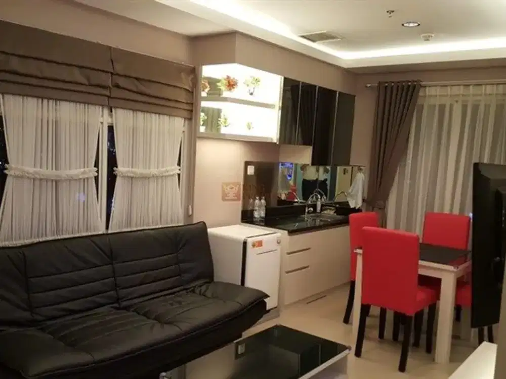 Akses ke Mall Central Park Sewa 2BR Hook Furnished di Apartemen Madison Park Dekat ke Neo Soho, Taman Anggrek, Kampus Ternama & Tol Dalam Kota