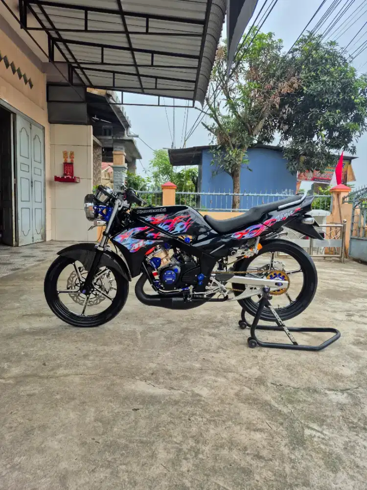 Di jual Ninja R 2011