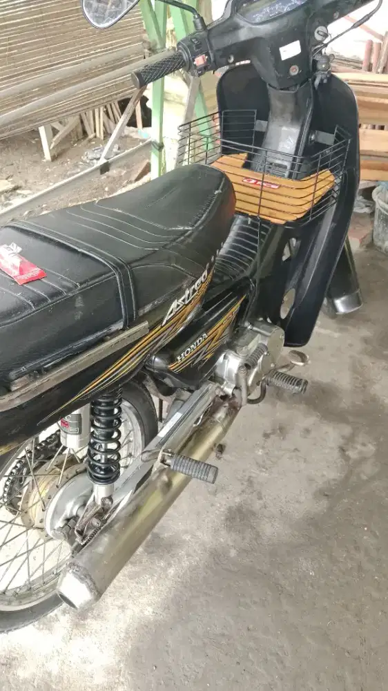 Jual motor Honda Astrea Legenda 2