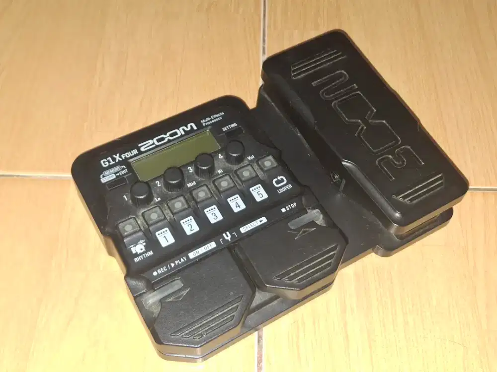 [ZOOM GX1FOUR] Guitar Multieffect Pedal | USED