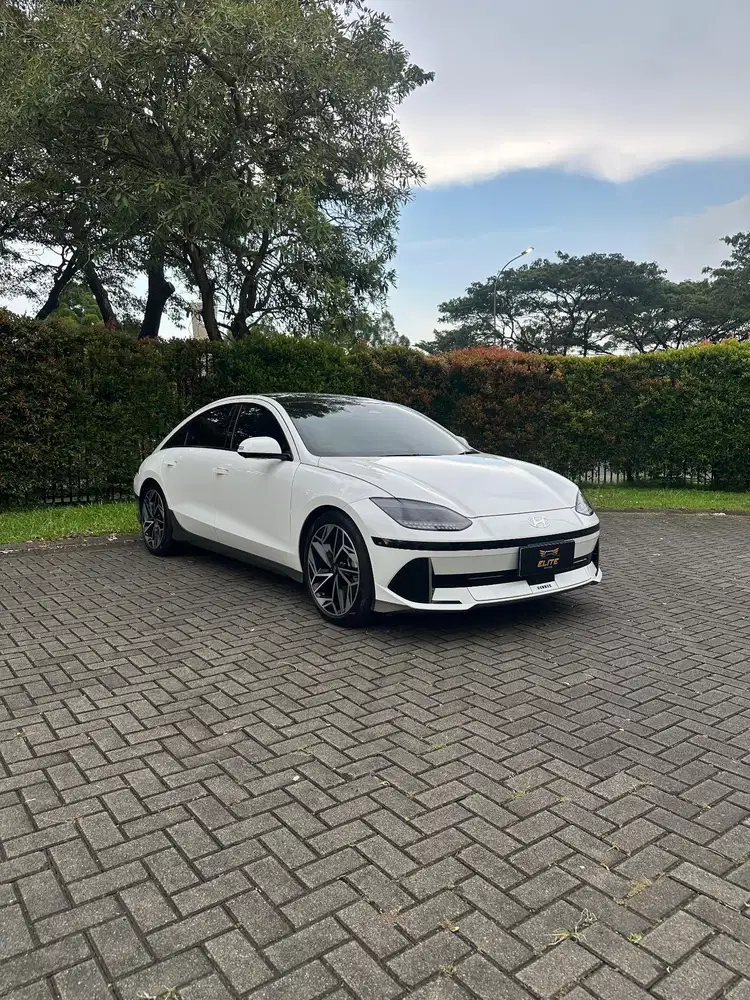 Hyundai Ioniq 6 EV 2023 NIK 2023 Putih  Low Odo Service Record