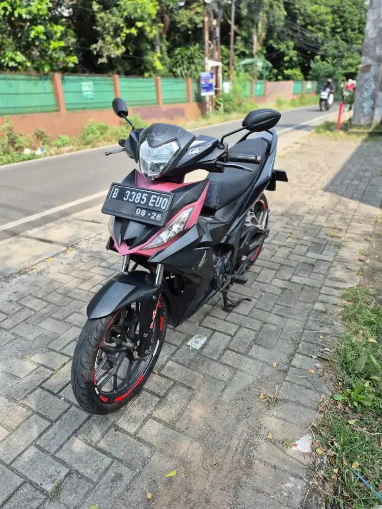 Dijual Honda Supra GTR 150 tahun 2016 surat lengkap