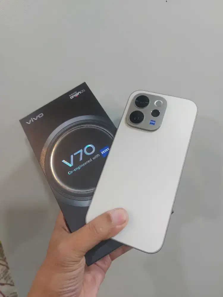 VIVO V70 Ram 8/256GB Bh100% Garansi MEI 2027 Fullset ORI NOMINUS.