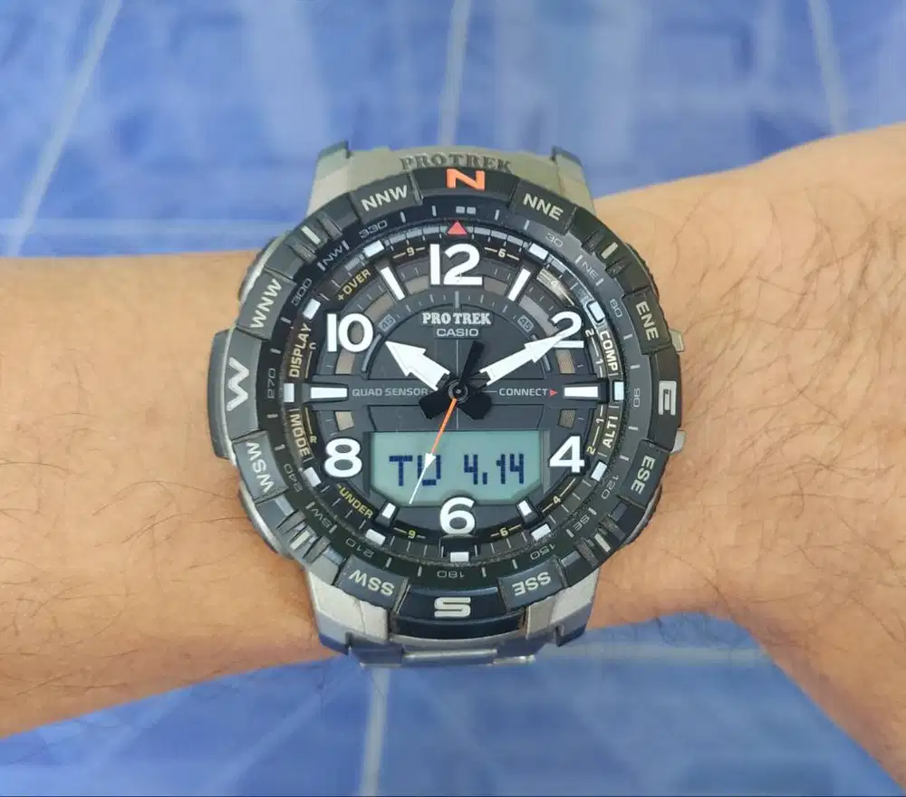 CASIO PRO TREK TITANIUM