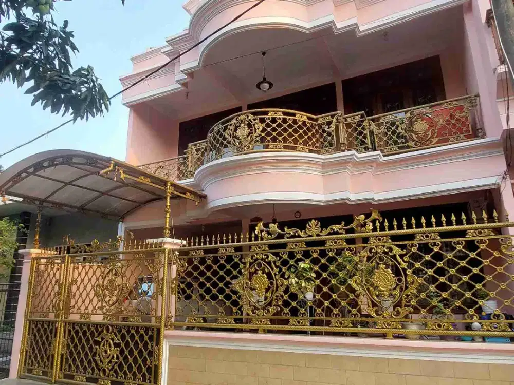 Rumah kokoh dan Keren 3,5 lantai di Pesona Anggrek Kota Bekasi